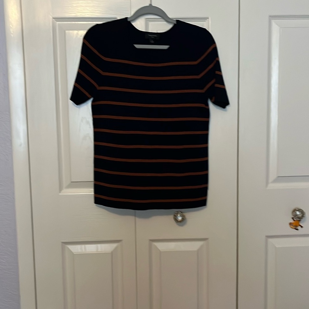 Tahari lightweight sweater short sleeves